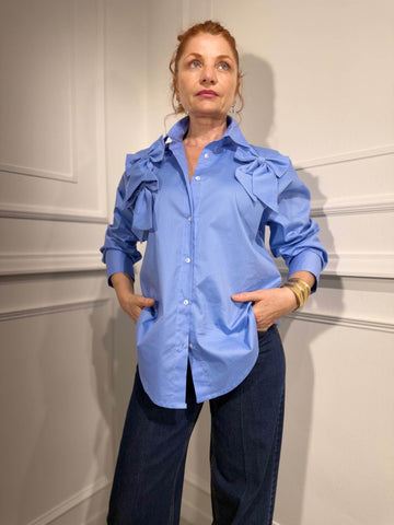 Camicia over con fiocchi